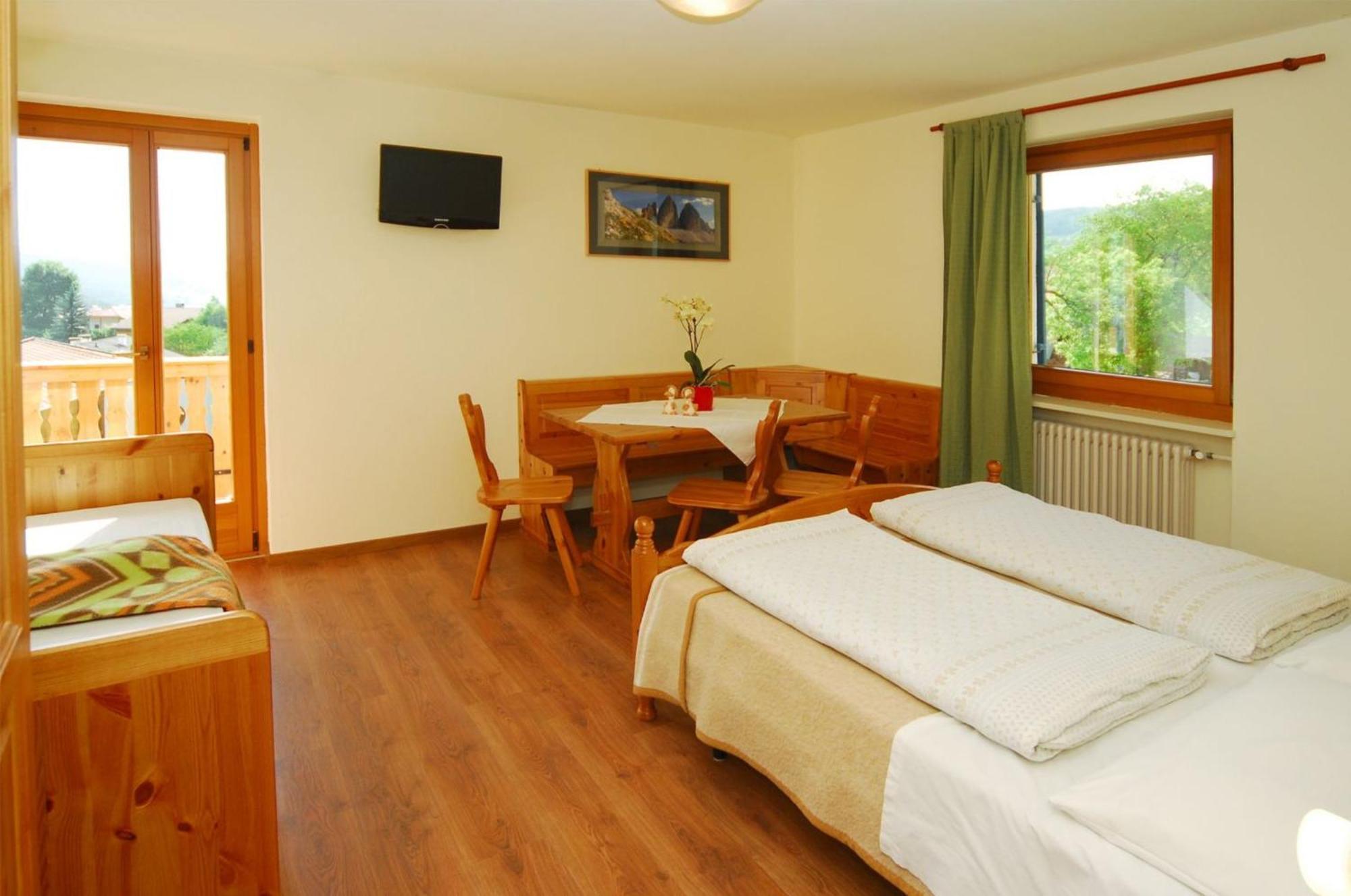 Garni Karlegger Bed and Breakfast Siusi Værelse billede