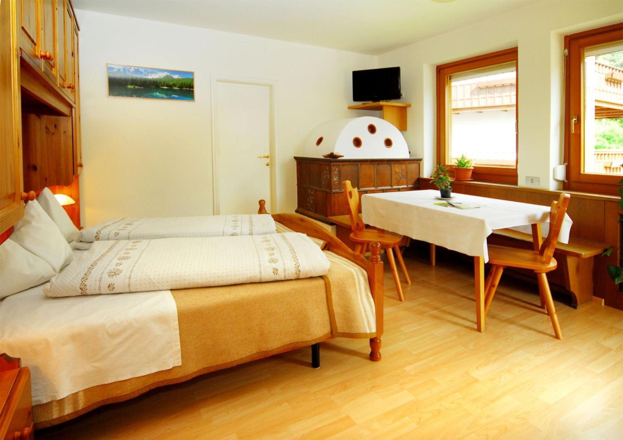 Garni Karlegger Bed and Breakfast Siusi Værelse billede