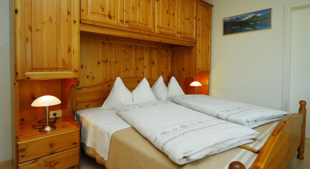 Garni Karlegger Bed and Breakfast Siusi Værelse billede
